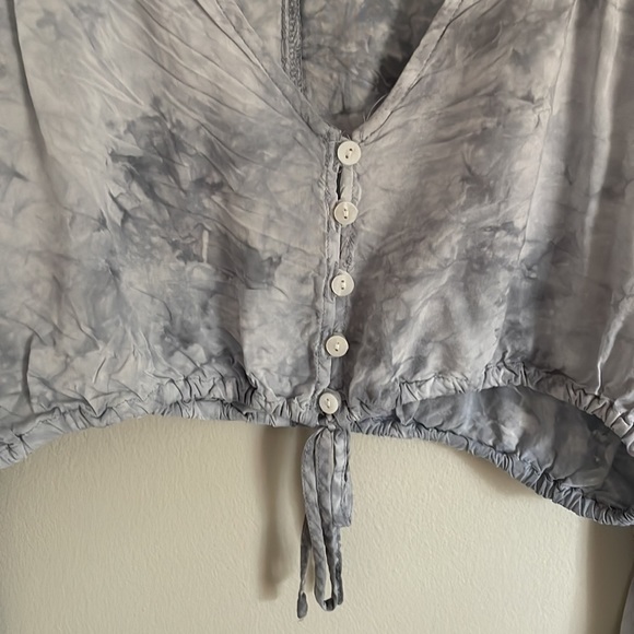 Dusty blue tie dye cropped shirt - Picture 2 of 4